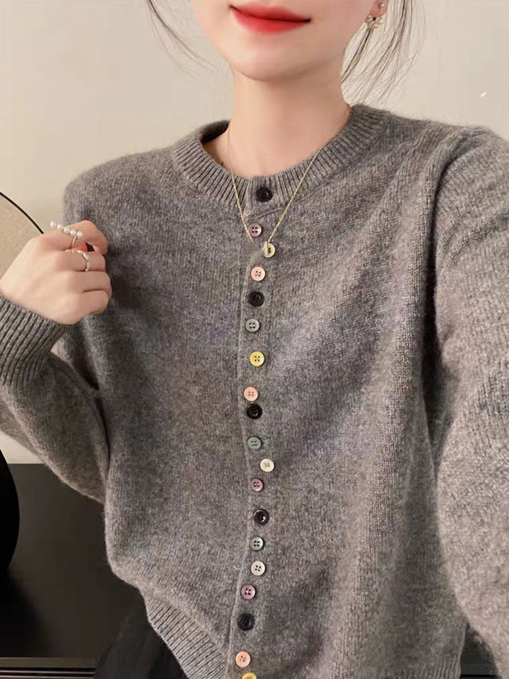 Vana | Zeitlose Geknöpfte Strickjacke