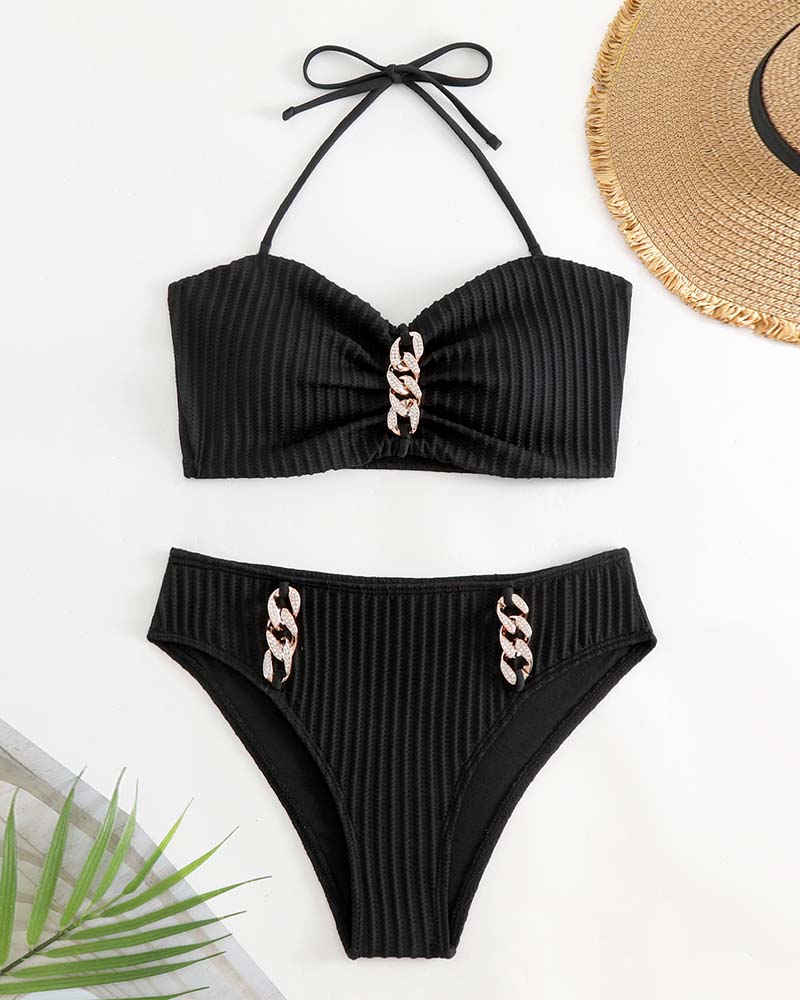 Gerippter Bikini mit Goldketten-Detail