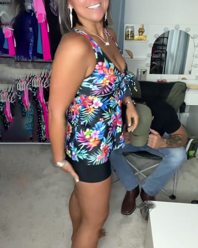 Tropisches Florales Tankini mit Shorts