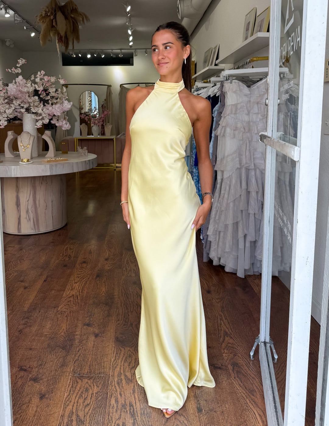 Selin™ | Fließendes Halter-Maxikleid