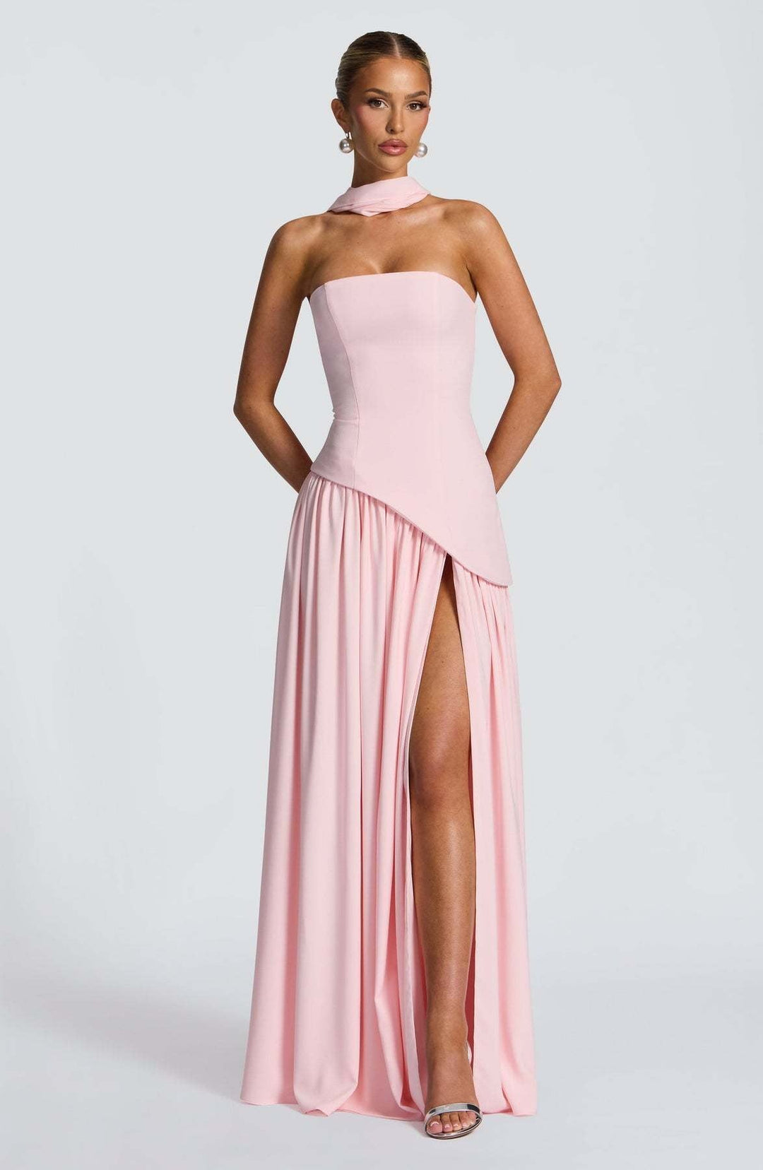 Sofia™ | Trägerloses Maxikleid mit Choker-Detail